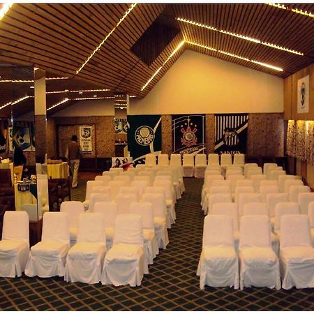 Hotel Broadway Srinagar  Bagian luar foto