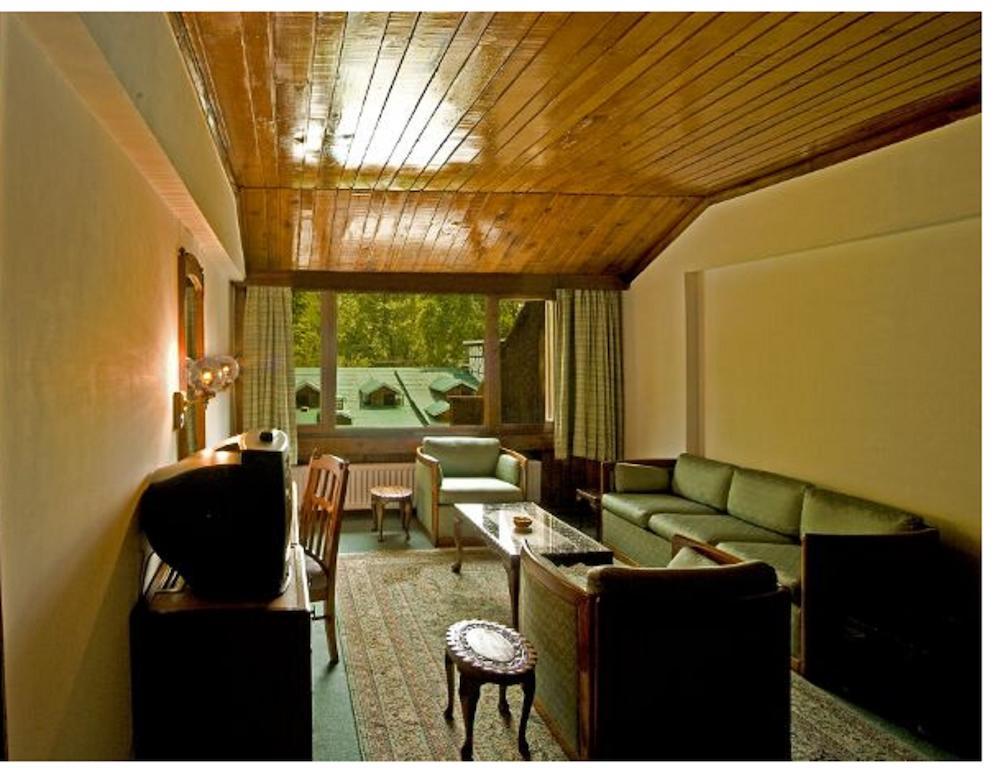 Hotel Broadway Srinagar  Ruang foto