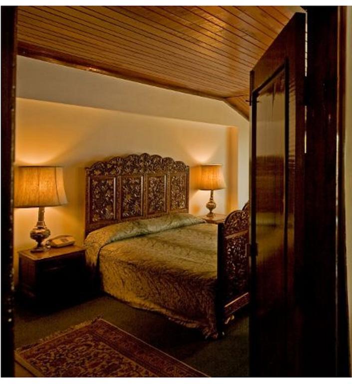 Hotel Broadway Srinagar  Ruang foto