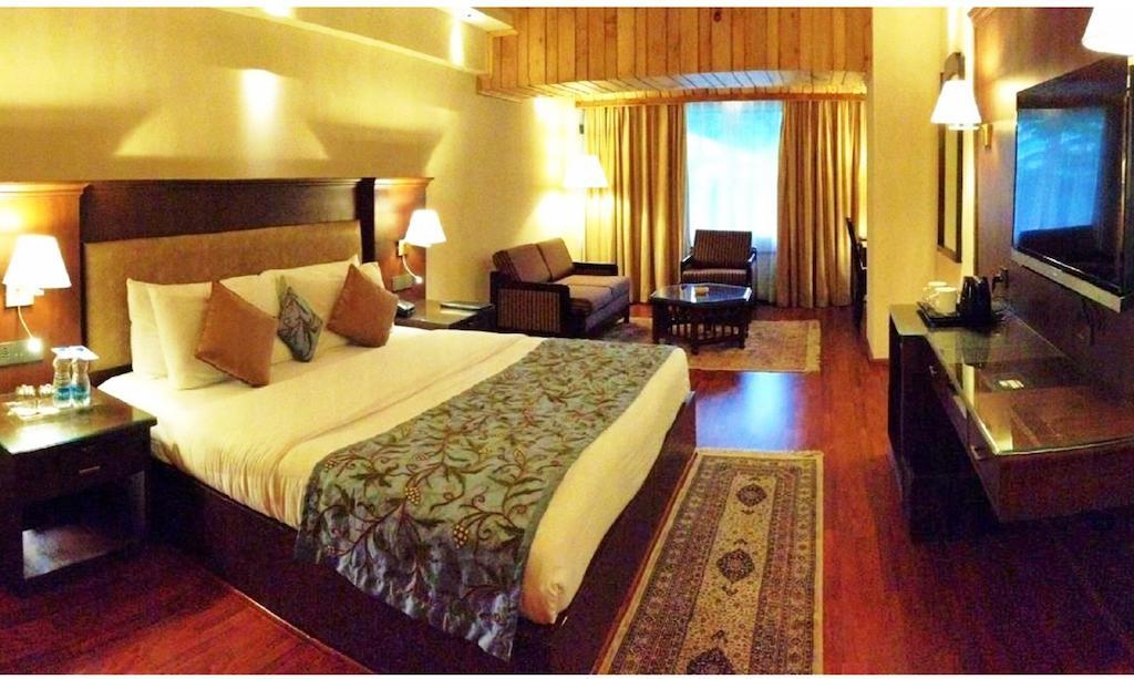 Hotel Broadway Srinagar  Ruang foto