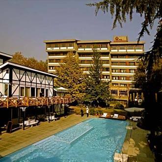 Hotel Broadway Srinagar  Bagian luar foto